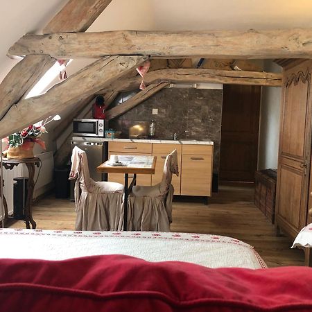 Bed and Breakfast Aux Logis De La Solre Ferrière-la-Petite Zewnętrze zdjęcie