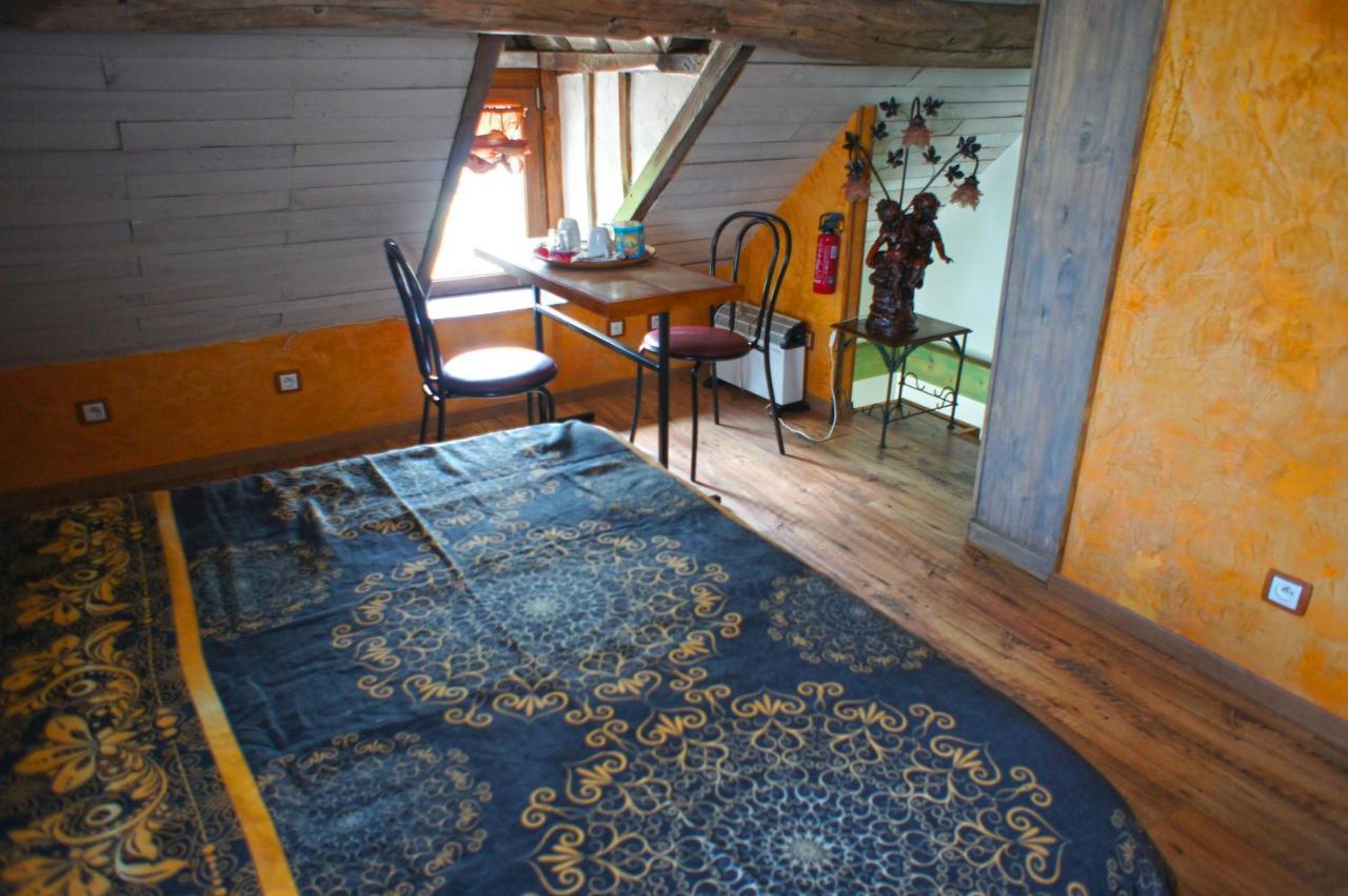 Bed and Breakfast Aux Logis De La Solre Ferrière-la-Petite Zewnętrze zdjęcie