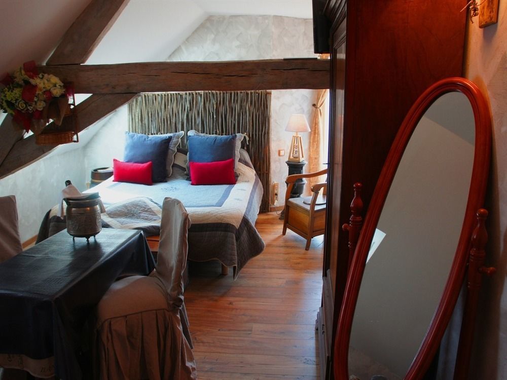Bed and Breakfast Aux Logis De La Solre Ferrière-la-Petite Zewnętrze zdjęcie