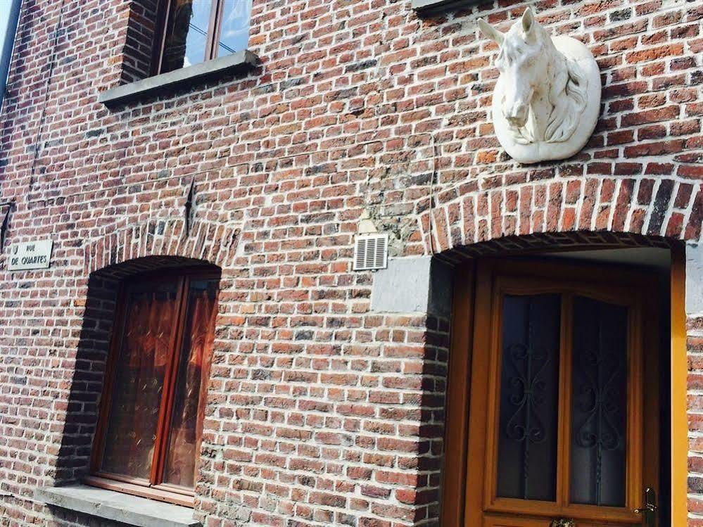 Bed and Breakfast Aux Logis De La Solre Ferrière-la-Petite Zewnętrze zdjęcie