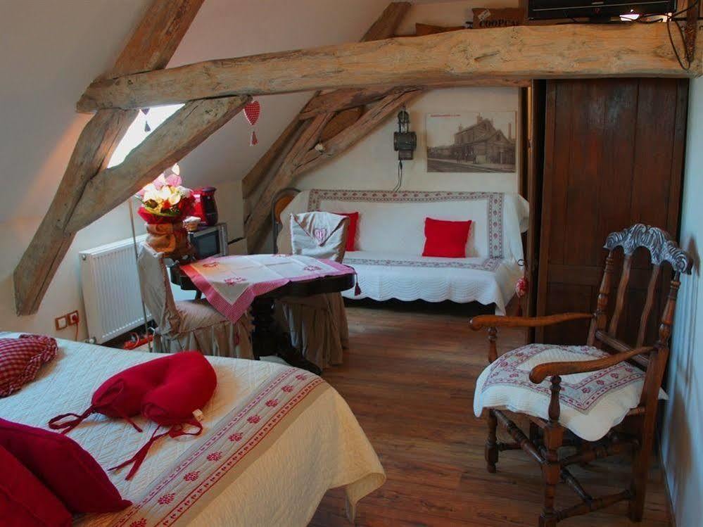 Bed and Breakfast Aux Logis De La Solre Ferrière-la-Petite Zewnętrze zdjęcie